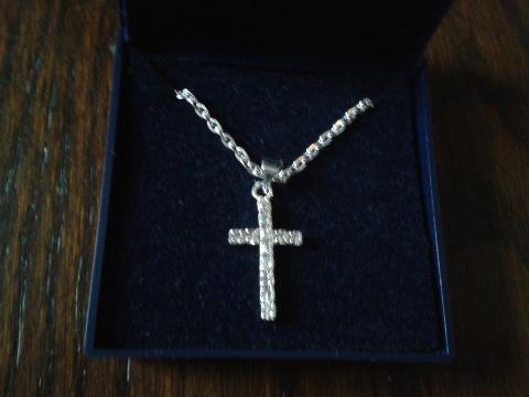 Crystal Cross, (FOR HEALING) BEAUTIFUL CROSS ON CHAIN, PROTECTS, HEALS GIVES PEACE AND TRANQUILITY...
